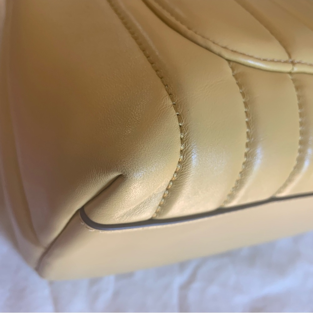Beautiful Tory Burch Kira Top Handle - Picture 14 of 14